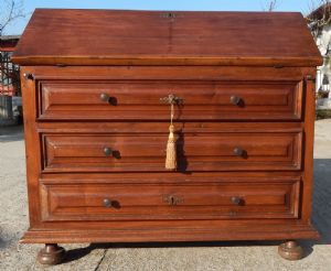 Chest of drawers with fall front, late 17th - early 18th century