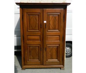 Antique Lombard Walnut Wardrobe_car 144
