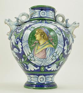 Vaso con mascheroni e ritratto muliebre