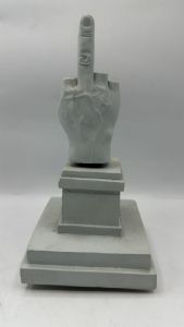 Seletti L.O.V.E.  Maurizio Cattelan, carillon mano rotante 