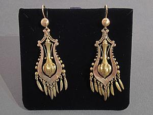 Yellow gold earrings