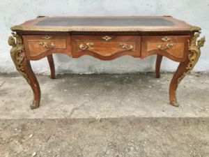 Prestigious Louis XV Desk with Inlays - Restored (work in progress)_car 1982
