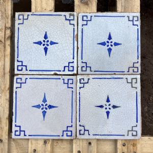 Maioliche con decoro blu