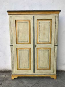 Charming lacquered and painted wardrobe - Restored (work in progress)_car 2042