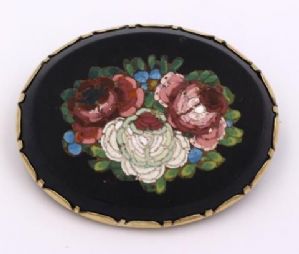 Micromosaic brooch on onyx stone with gold setting