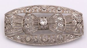 Art Deco brooch in platinum and diamonds