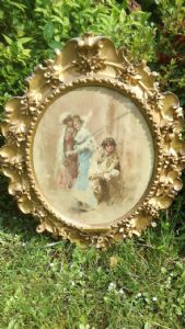 Siglato Tranquillo Cremona Acquarello su carta raffigurante due figure Forma ovale con bellissima cornice dorata ed intagliata