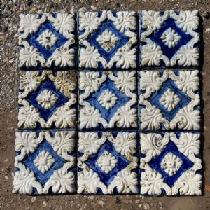 Azulejos in basso rilievo