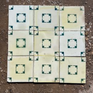 Mattonelle con decoro verde