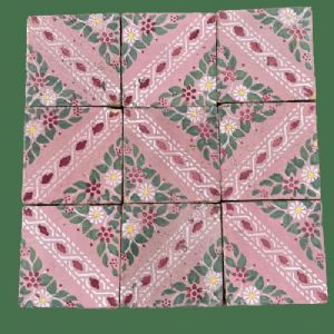 Maiolica rosa decorata