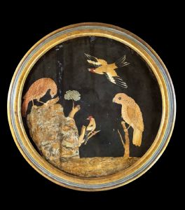 Runde Form von polychromer Scagliola