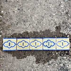Bordo in maiolica