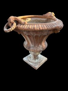 Tuscan terracotta vase with rings