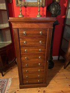 Cassettone "WELLINGTON", di mogano, Vittoriano