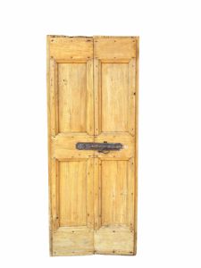 Porta de madeira macia com ferragens originais
