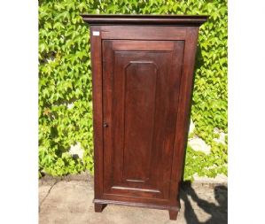 Single-door fruitwood wardrobe