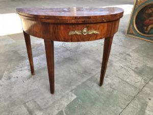Elegante mesa em meia-lua estilo Império em nogueira - Restaurada (em andamento) _car 1760