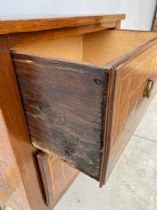 Louis XVI Walnut Burl Veneered Bedside Table - Restoration in progress_car 3370 - Foto 7