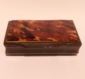Tabacchiera in legno e tartaruga , '800
