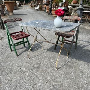 Tavolo con marmo grigio