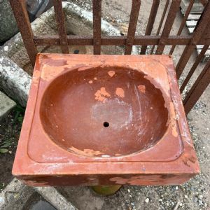 Lavandino in terracotta 