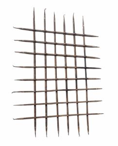 Grade imponente de ferro da antiguidade