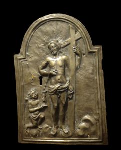 Placa decorativa de tabernáculo em cobre repuxado e dourado, século XVII