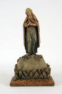 Lacquered and polychrome Swiss pine wood sculpture from the 18th century representing Saint Anne