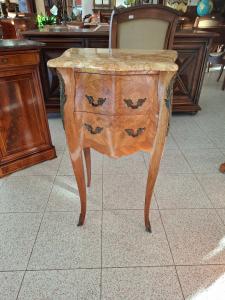 Comodino stile Luigi XV