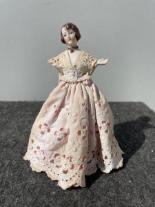 'Half doll' powder cover in porcelain depicting a lady figure. France or Germany.