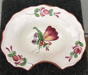 Oval shaving dish with floral decoration. Strasbourg. France.