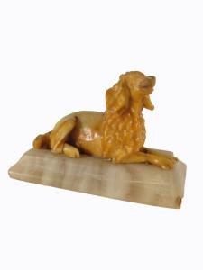 Breton Epagneul scultura animalier in alabastro Intagliato