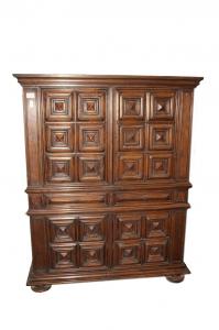 Italian Renaissance style cupboard from the 1900s