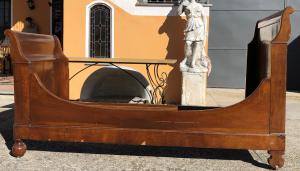 Nussbaumholz Bett, Bootsform