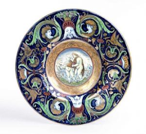 Fabuloso plato de cerámica con lustre de rubí y oro, firmado CANTAGALLI, tipo Gubbio