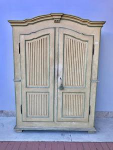 Arched beige and green lacquered wardrobe - Restored (work in progress)_car 2520