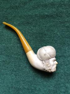 Pipa in schiuma di mare raffigurante uomo barbuto con turbante.