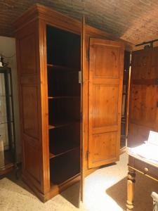 Elegante armadio in abete - Foto 6
