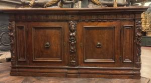  ARM228 - Credenza in noce, epoca '500/'600, misure cm L 240 x P 81 x H 118 