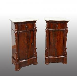 Pair of antique Neapolitan Louis Philippe bedside tables in mahogany feather, with a marble top. 19th century period.