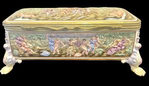 Porcelain box with 'story-telling bas-relief' decoration. Ginori Manufactory. Florence.