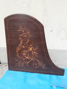 Painel de piano de cauda em jacarandá incrustado com motivos florais, primeira metade do século XIX, em buxo. 138x138. Garantia nos termos da lei.