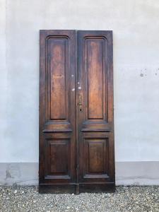 Porta em nogueira