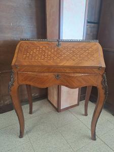 Desk H 95 - W 80 - D 44