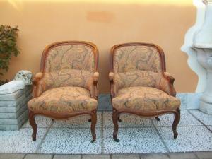 Paar Sessel im Stil Louis-Philippe. 58 B x 80 H x 78 T.