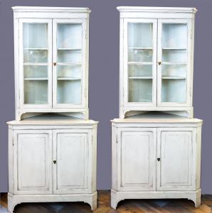 Antikes Paar Eckschrank-Buffets, Ursprung Piemont, Epoche 19. Jahrhundert
