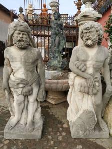 Statue in pietra da parco
