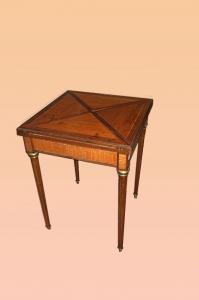 Französischer Spieltisch im Louis-XVI-Stil aus dem 19. Jahrhundert