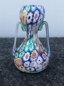Murrina Millefiori Vase mit zwei Henkeln. Fratelli Toso. Murano.