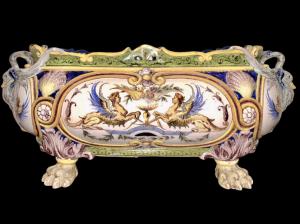 Vaso-centrotavola in maiolica con decoro a raffaellesche.Manifattura Ginori